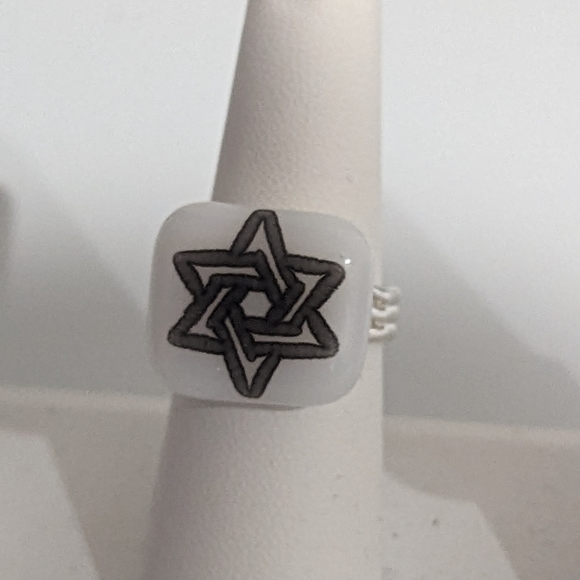 Handmade glass Star of David or Chai statement ring silver plated adjustable - Picture 2 of 2